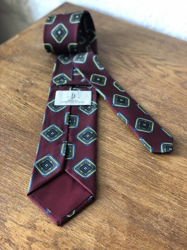 Macclesfield tie burgundy with medallions | Accessories \ Ties \ Six ...