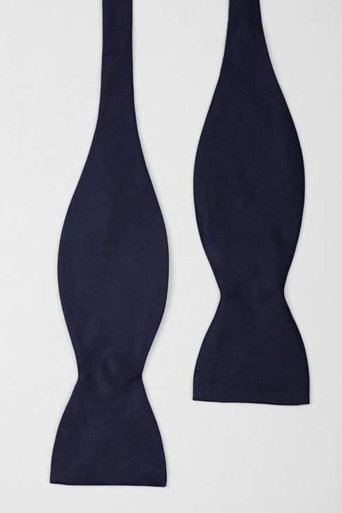Navy Macclesfield silk bow tie