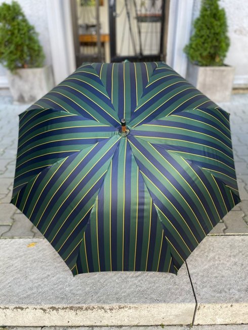 Drewniany parasol z manufaktury Mario Talarico 