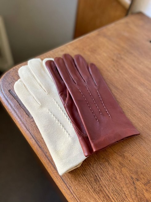 Kremowe irchowe nieocieplane rękawiczki 